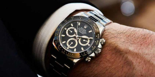 images Basso profilo. Antonio Gallo e i 18 Rolex comprati a Natale nel centro di Catanzaro per gli affiliati 