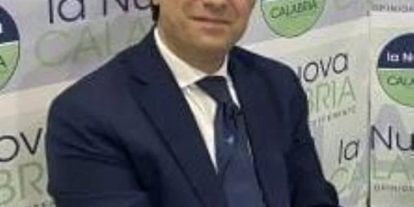 images Vincenzo Speziali: "Un nome e un cognome: Cetto La Qualunque"