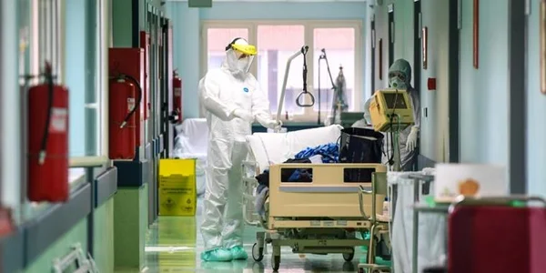 images Covid Calabria. Incidenza dei nuovi casi ancora in calo, ma i valori della zona bianca ancora lontani