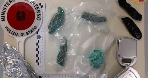 images Vibo Valentia, in casa con marijuana: 24enne di Stefanaconi arrestato