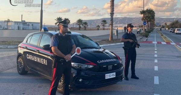 Colpisce la compagna, la minaccia con un coltello e rapisce il suo bimbo: un arresto nel Reggino images Colpisce la compagna, la minaccia con un coltello e rapisce il suo bimbo: un arresto nel Reggino