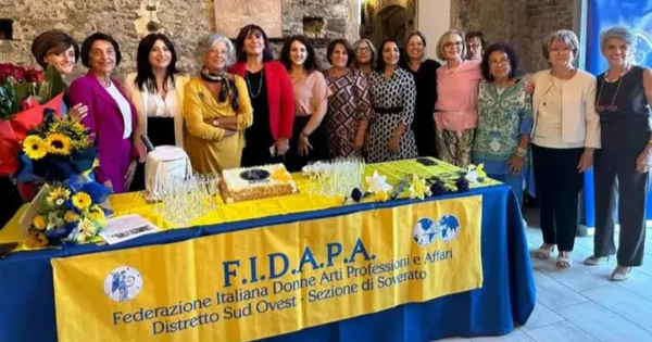 images Soverato, un nuovo inizio per la Fidapa: Marisa Gigliotti passa il testimone a Roberta Ussia 