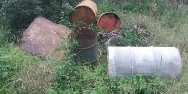 Discarica abusiva segnalata da alcuni cittadini in una stradina di campagna a Montauro images Discarica abusiva segnalata da alcuni cittadini in una stradina di campagna a Montauro