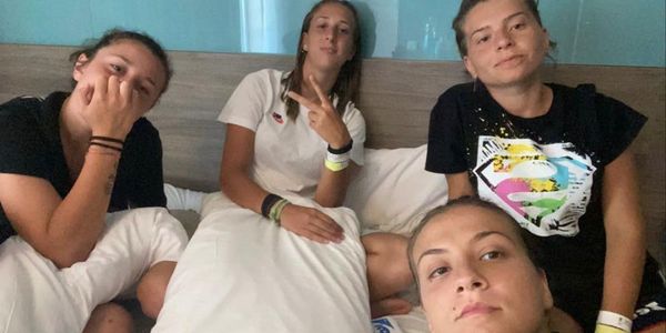 images Covid. Il racconto delle 4 ragazze calabresi bloccate a Malta: "Stiamo bene, giochiamo a carte e guardiamo film" 