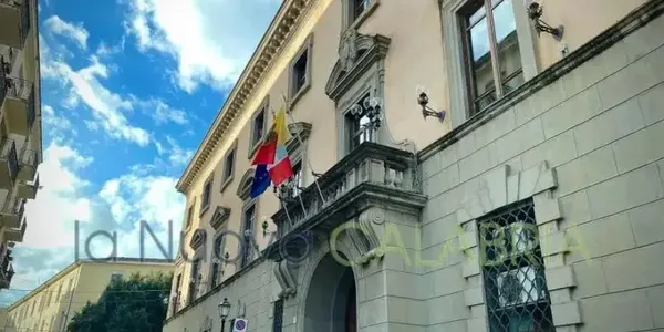 images 'Riequilibrio a sinistra', l'aut aut a Fiorita: il Pd è con il sindaco ma non a tutti i costi 