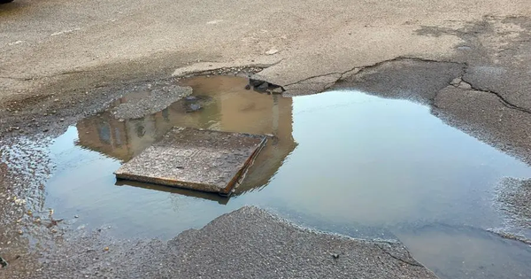 images Catanzaro, fogna a cielo aperto in via Forni: decine di famiglie ostaggio della puzza (VIDEO)