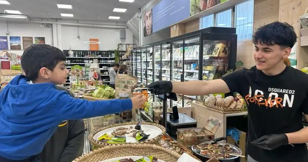 images Montepaone, successo per la degustazione di pancake proteici con Fatima Macrina