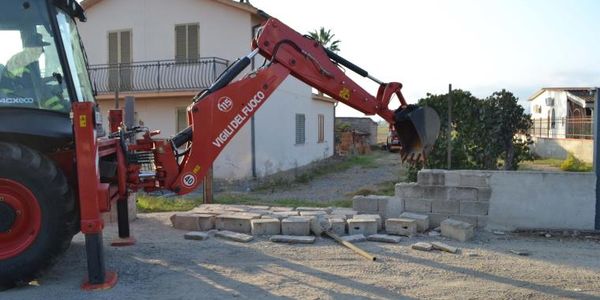 Santise (I Quartieri): "Bene il diserbo, ma perchè a metà?". E il pericolo resta images Santise (I Quartieri): "Bene il diserbo, ma perchè a metà?". E il pericolo resta