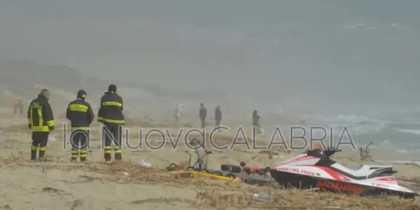 images Naufragio di Cutro, sono ancora 10 i dispersi per la Prefettura