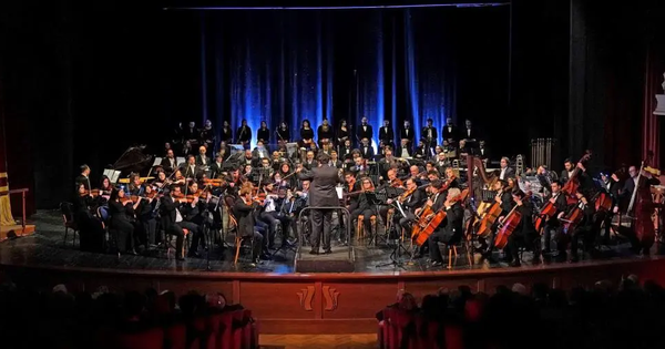 images Venerdì in musica al Politeama con l’Orchestra filarmonica della Calabria e Peppe Servillo