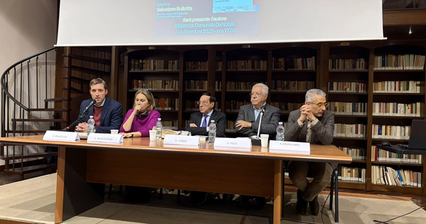 images Catanzaro, Giuseppe Caridi presenta la sua Calabria alla Biblioteca De Nobili