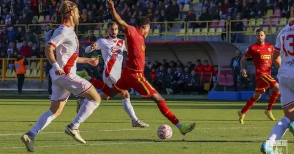 images Aquile già con la testa al Ferraris sostenute da un grande pubblico