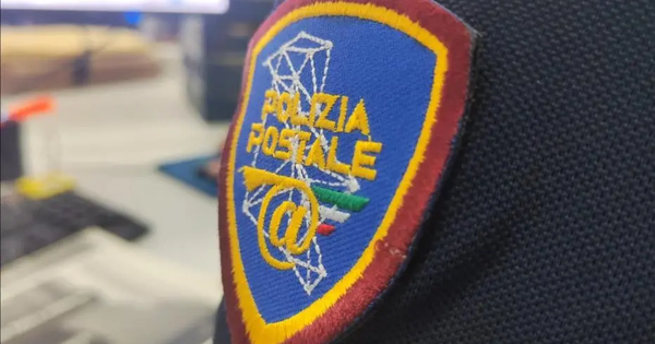 Sms fraudolenti, sottratti 12 mila euro a due crotonesi images Sms fraudolenti, sottratti 12 mila euro a due crotonesi