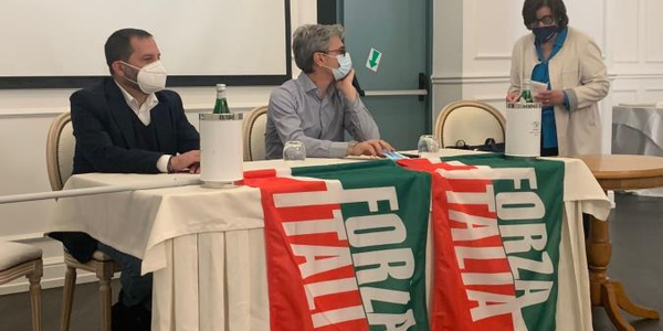 images Forza Italia a Crotone: Le Rose e  Curatola incontrano Mangialavori
