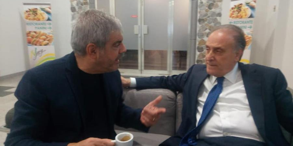 images Incendio a Catanzaro di fronte al Parco della Biodiversità