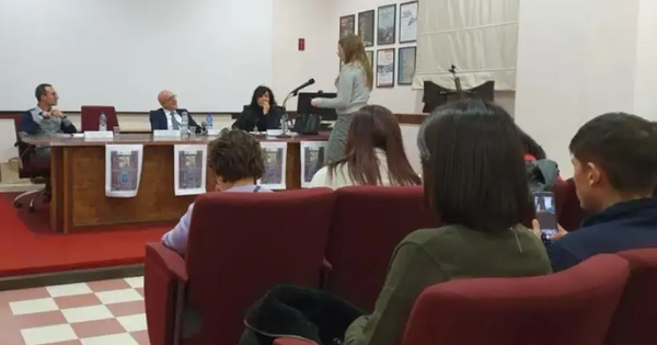 Catanzaro, l'istituto “Siciliani-De Nobili" chiude la rassegna Agorà images Catanzaro, l'istituto “Siciliani-De Nobili" chiude la rassegna Agorà