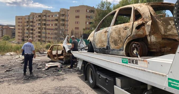 images Catanzaro, finalmente rimossi dalla Municipale oltre 30 veicoli abbandonati 