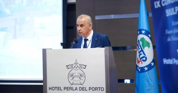 images Poliziotto salva la vita a un uomo colto da malore in aeroporto: il plauso di Morabito (Siulp)

