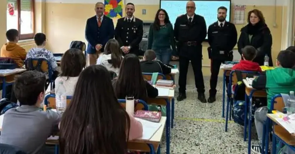 images Bullismo e Cyberbullismo, un incontro di consapevolezza e prevenzione al plesso Todaro dell’IC Catanzaro Mater Domini Nord Est Manzoni