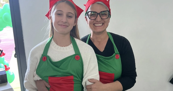 A Soverato l’evento “Dipingi la tua Pallina di Natale”: un successo che profuma di solidarietà images A Soverato l’evento “Dipingi la tua Pallina di Natale”: un successo che profuma di solidarietà