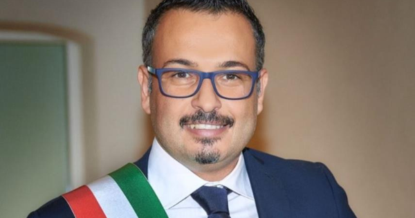 images Vaccini. Il sindaco di Marcellinara scrive alla Regione e all'Asp: “Vacciniamo anche over 70 e soggetti fragili nei Comuni”