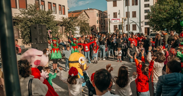 A Soverato tutti pazzi per “La casa di Babbo Natale” all’interno del Villaggio d’inclusione images A Soverato tutti pazzi per “La casa di Babbo Natale” all’interno del Villaggio d’inclusione
