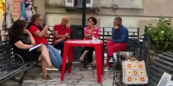 La presentazione del libro “A putica da Cicalise' con l'associazione Jonathan images La presentazione del libro “A putica da Cicalise' con l'associazione Jonathan