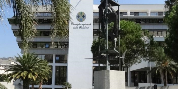 images “Piano casa” sanzionato dalla Corte costituzionale: la presidenza del Consiglio predispone una proposta di legge