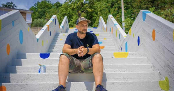 Arte, conclusa l'opera di Massimo Sirelli al LuceFest di San Pietro Magisano
images Arte, conclusa l'opera di Massimo Sirelli al LuceFest di San Pietro Magisano