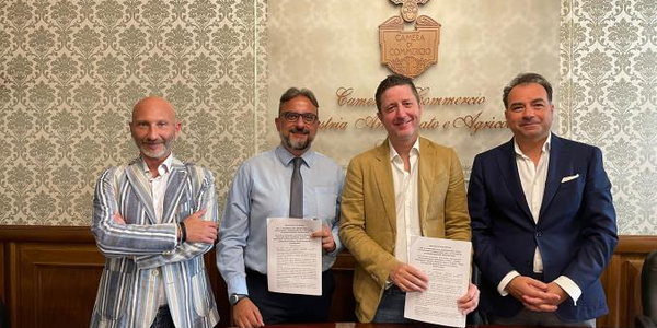 images Catanzaro, stretta per falsi mediatori immobiliari: firmato protocollo alla Camera di Commercio 