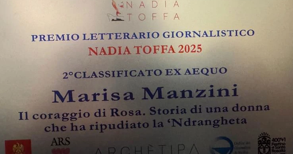 images Marisa Manzini conquista il secondo posto al Premio Nadia Toffa 2025 con l'opera “Il coraggio di Rosa”