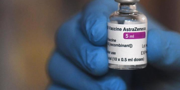 images Rebus Astrazeneca per i docenti under 60. Le testimonianze di chi era prenotato: "Ieri è saltato l'appuntamento e non c'è una nuova data"