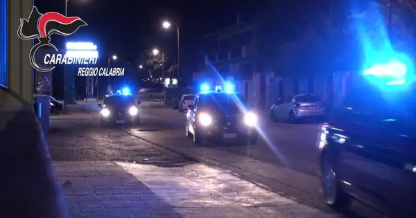Rosarno, i carabinieri salvano dalle lamiere un cittadino caduto in una scarpata images Rosarno, i carabinieri salvano dalle lamiere un cittadino caduto in una scarpata