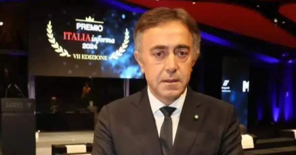 images A Giuseppe Lasco (Dg Poste Italiane) il premio “Manager dell’anno 2024” di Italia Informa 