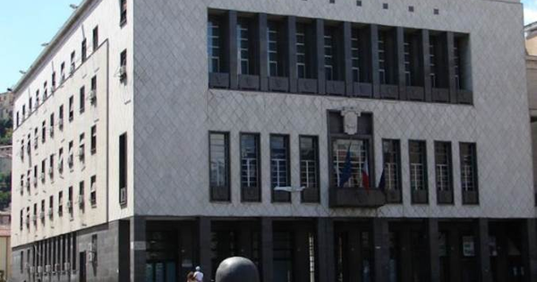 images Niente contributi per l'emergenza abitativa, "Prendocasa" occupa la sala del Comune di Cosenza 