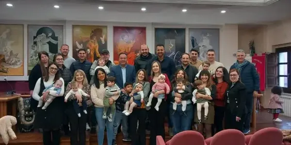 Amaroni dà il benvenuto agli 8 neo-cittadini nati nel 2024 images Amaroni dà il benvenuto agli 8 neo-cittadini nati nel 2024