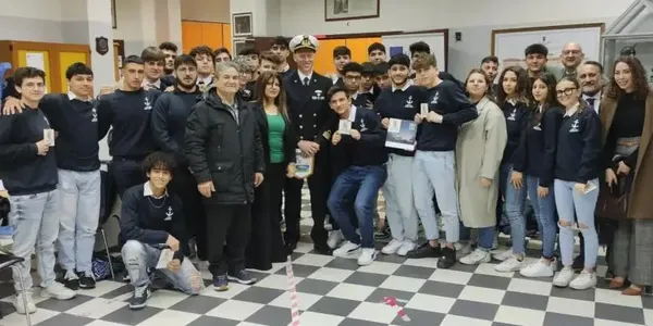 images Catanzaro, gli studenti del Nautico “Petrucci” incontrano la Marina militare 