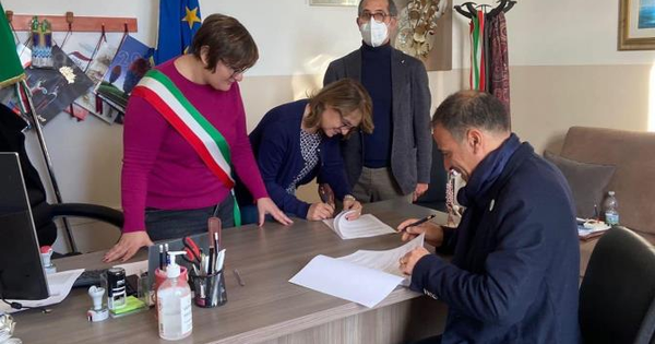 Borgia, due nuovi dipendenti a tempo indeterminato per l'area tecnica del Comune images Borgia, due nuovi dipendenti a tempo indeterminato per l'area tecnica del Comune