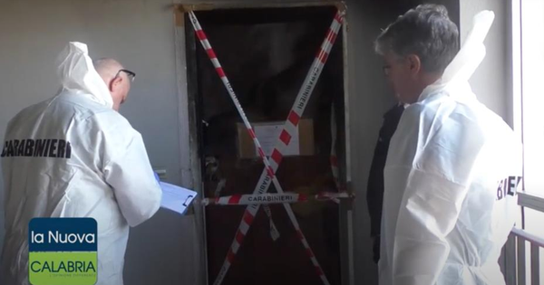 images Catanzaro, sopralluogo nell'appartamento di Pistoia: i legali chiedono giustizia (VIDEO)