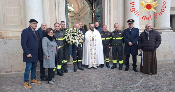 Curinga, rinnovata la tradizionale deposizione della corona all’Immacolata images Curinga, rinnovata la tradizionale deposizione della corona all’Immacolata