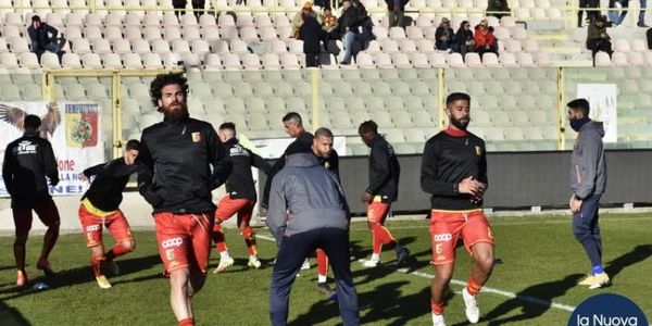 images Catanzaro e Vibonese in campo alle 14.30: le formazioni ufficiali