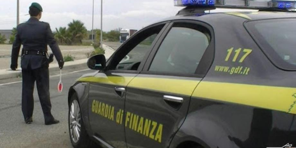 images Cartellino Rosso, scarcerato l'ex dipendente "assenteista" del Pugliese-Ciaccio: è ai domiciliari 