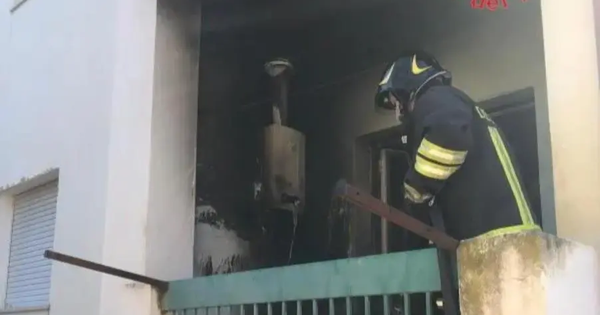 images Sellia Marina, in fiamme una caldaia alimentata da bombola GPL 