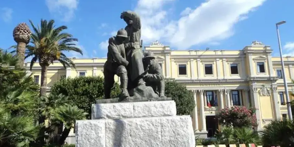 images 25 Aprile, a Catanzaro la cerimonia commemorativa in Piazza Matteotti