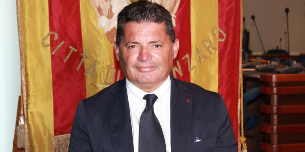 images Catanzaro, Riccio: "All'I.C. Patari-Rodari aule al gelo senza termosifoni funzionanti"