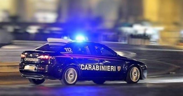 Lite nella notte sul Corso di Reggio: si accoltellano 2 minorenni algerini images Lite nella notte sul Corso di Reggio: si accoltellano 2 minorenni algerini