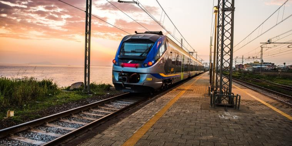 images Viabilità. Dopo il link per Cedri Beach e Capo Vaticano, Trenitalia lancia la formula treno+bus per raggiungere le spiagge calabresi