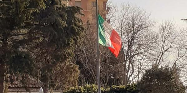 images Coronavirus. La Calabria si ferma e i sindaci rendono omaggio alle vittime del Covid-19 (VIDEO)