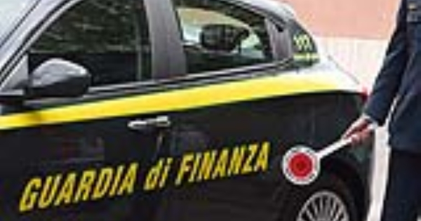 Viaggiava sul bus con 2 chili di hascisc in un borsone, magrebino arrestato a Roseto Capo Spulico images Viaggiava sul bus con 2 chili di hascisc in un borsone, magrebino arrestato a Roseto Capo Spulico