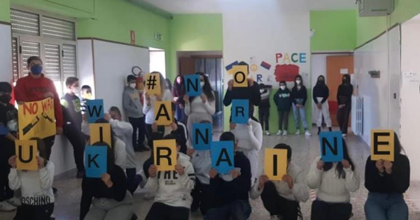 images Petronà, l'I.C. Corrado Alvaro dice "Sì alla pace, No alla guerra!"